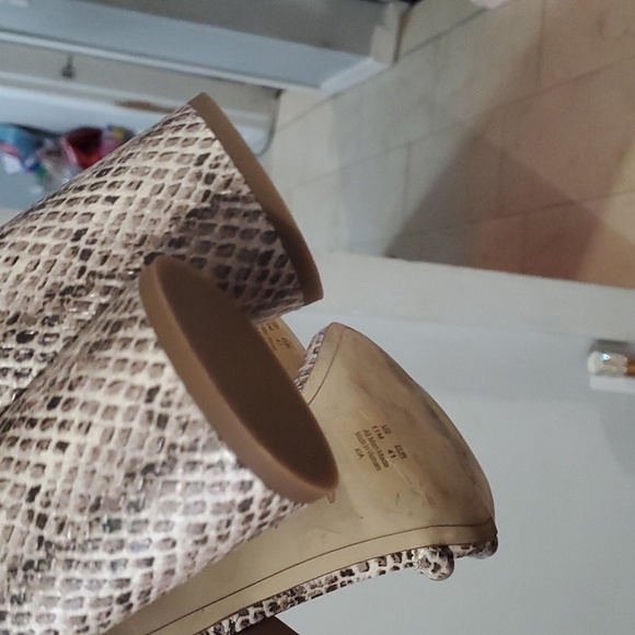 Sam Edelman Snakeskin Chunky Heel Sandal, size 11 - Picture 3 of 5